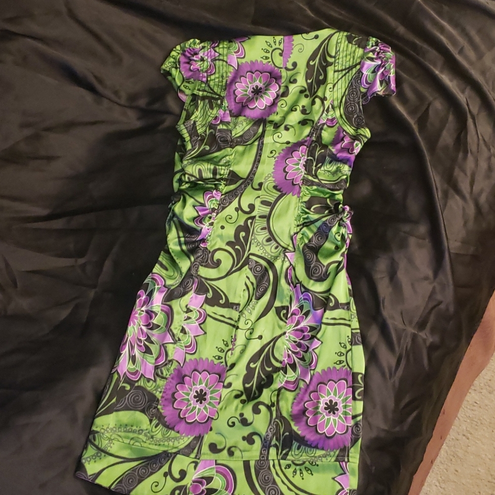 Dress - Picture 2 of 2